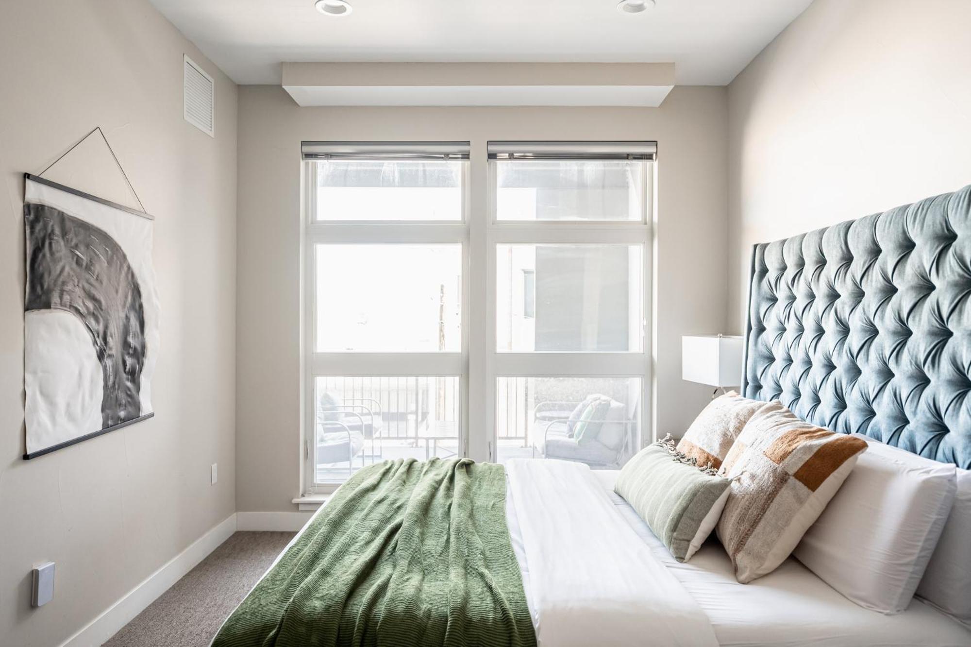 Bright & Breezy | Rino Art Lofts Holiday home Denver